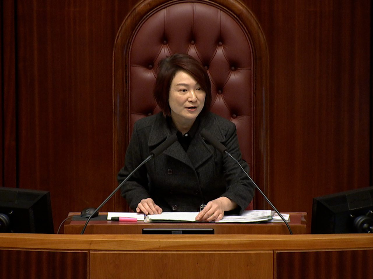 李慧琼當選立法會主席後，辭任「憲法和基本法推廣督導委員會」下的「愛國主義教育工作小組」組長，即時生效。.