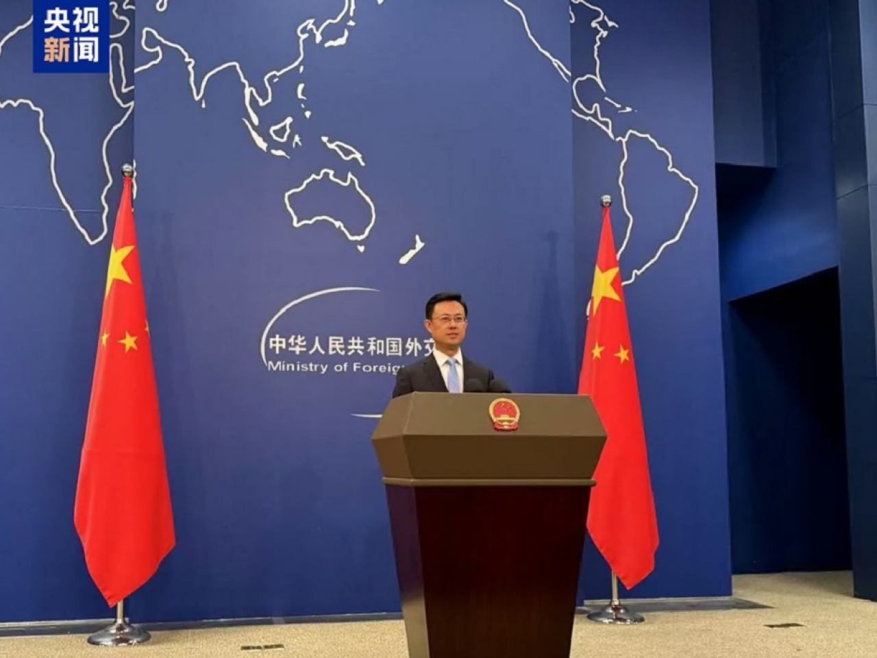 郭嘉昆強調，中國作為負責任發展中大國，願同各方一起繼續推動全球綠色低碳轉型。（央視圖片）