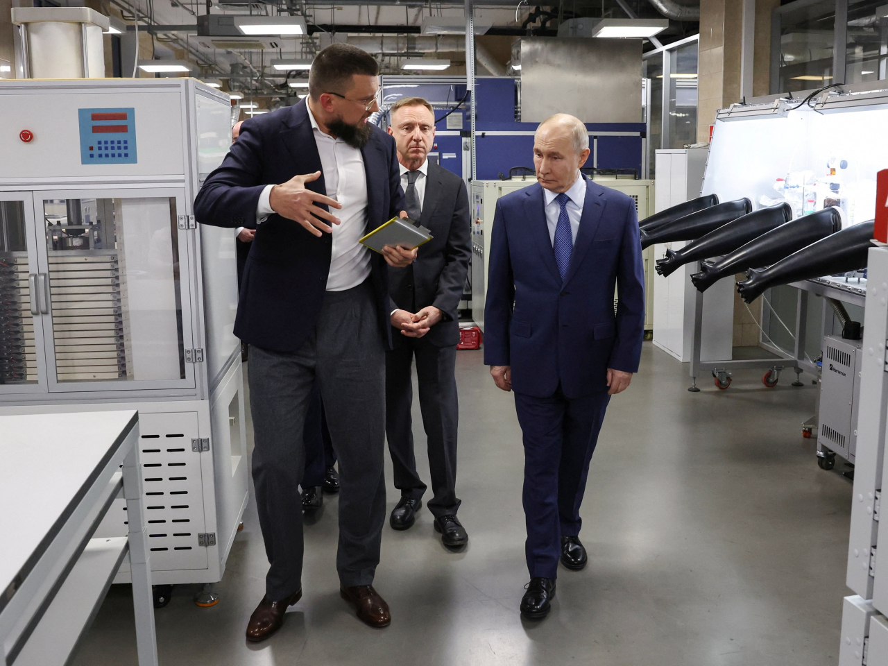 普京到訪莫斯科物理技術學院。（路透社）