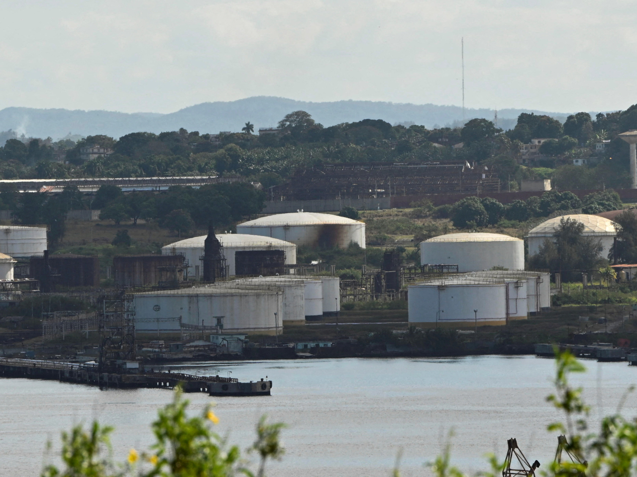 特朗普政府據報考慮全面封鎖對古巴的石油進口。(路透社資料圖片)