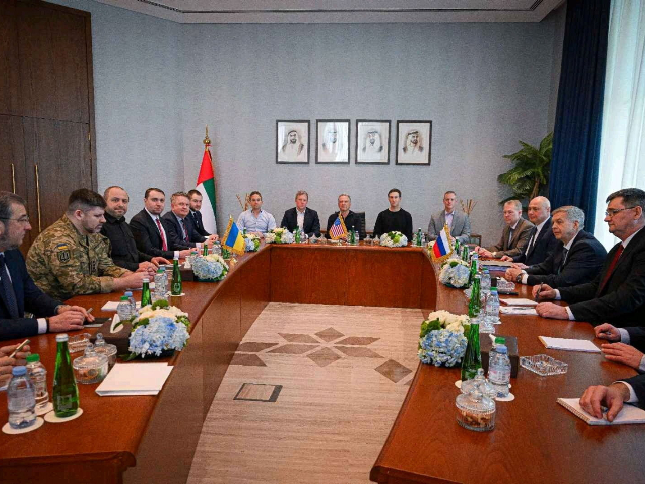 美國、烏克蘭及俄羅斯三方代表在阿布扎比舉行會談。（路透社）