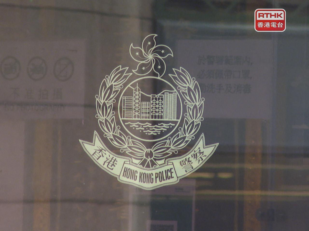 警方表示，私家車男司機及女乘客涉嫌管有攻擊性武器被捕，正被扣留調查。（港台圖片）