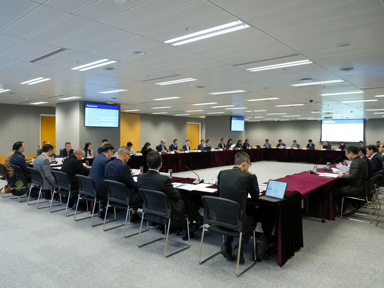 甯漢豪表示，發展局聯同轄下和其他部門制定新措施，加快大型項目審批。（甯漢豪網誌截圖）