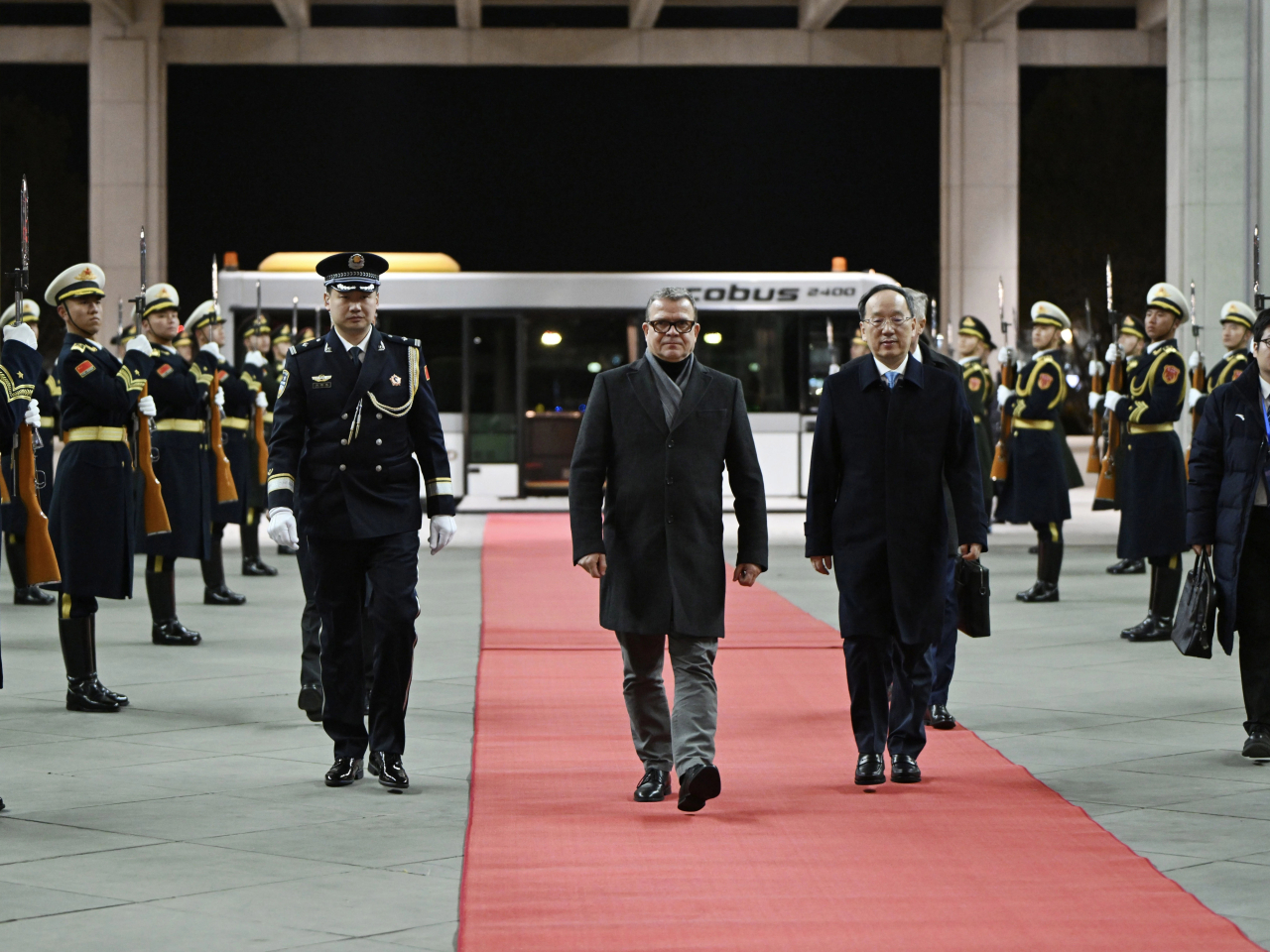 奧爾波星期日凌晨抵達北京後發文，說今次率領企業代表團展開正式訪問，希望為芬蘭企業拓展機遇。（新華社）