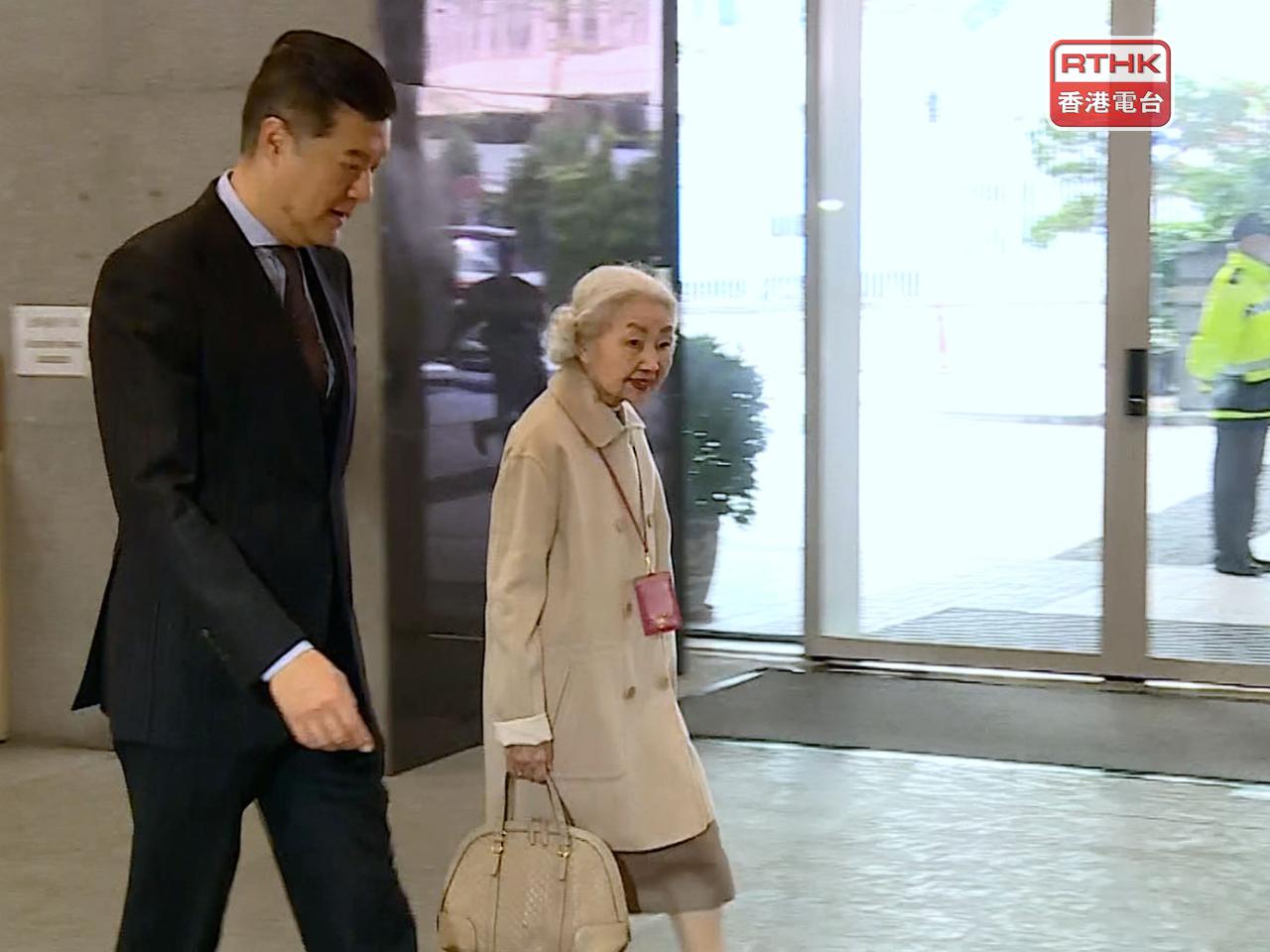 梁愛詩到達政府總部的會場。（張連登攝）