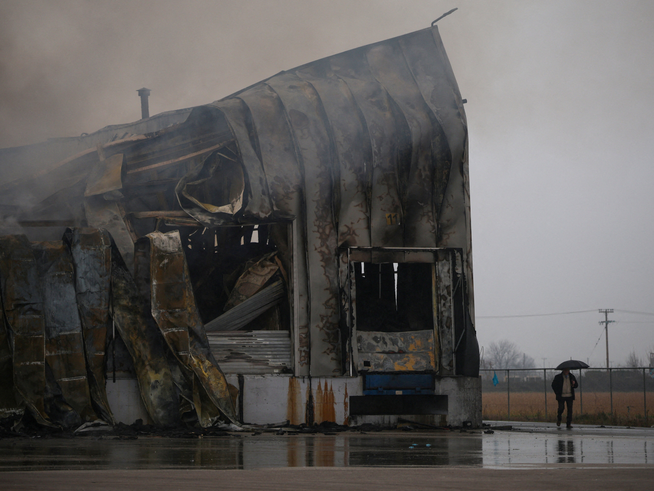 希臘特里卡拉市一間食品廠，當地時間星期一凌晨發生強烈爆炸。（路透社）