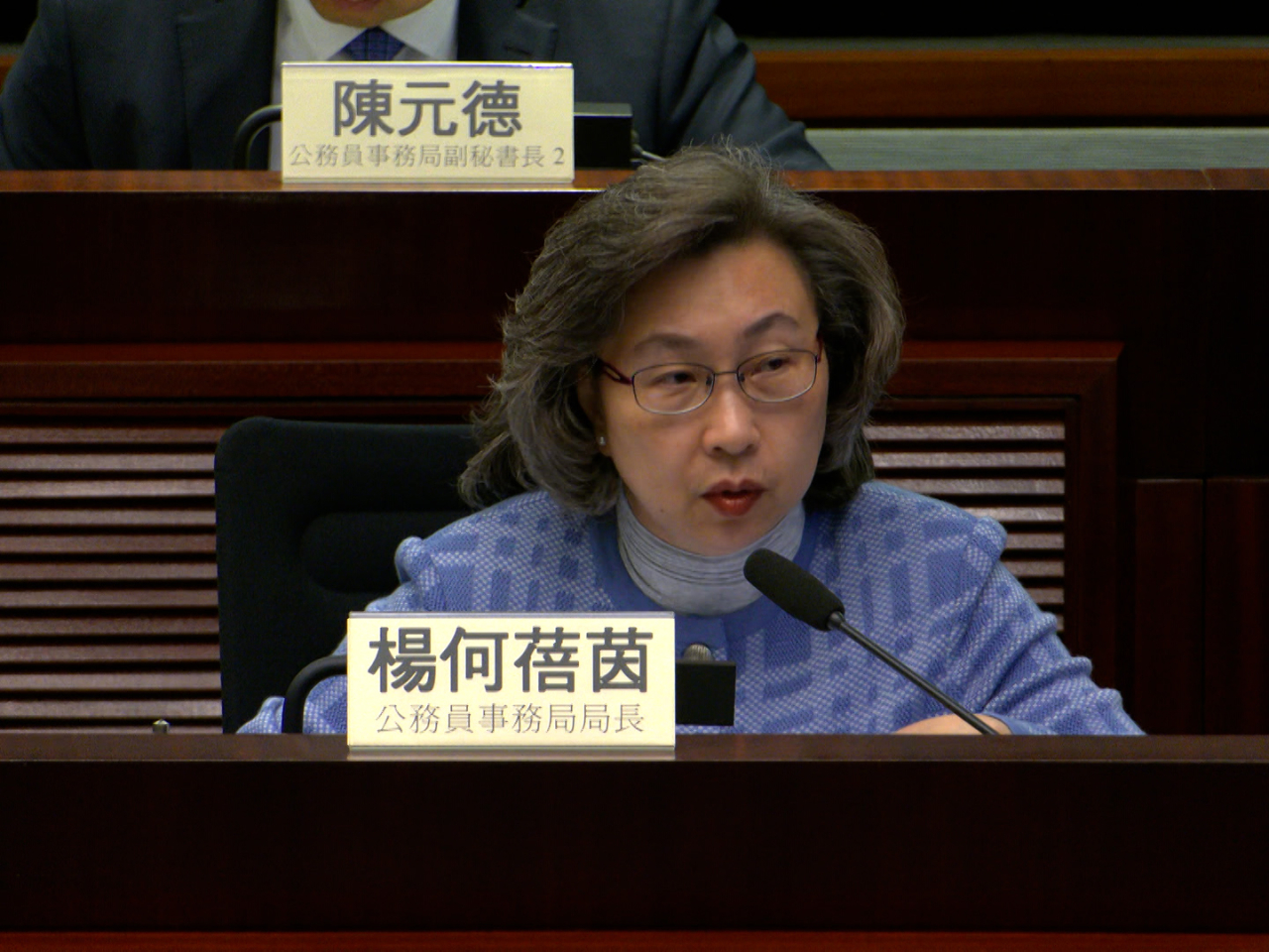 楊何蓓茵表示，各部門會透過利用科技等方式精簡人手，過程中亦讓部門保持彈性。