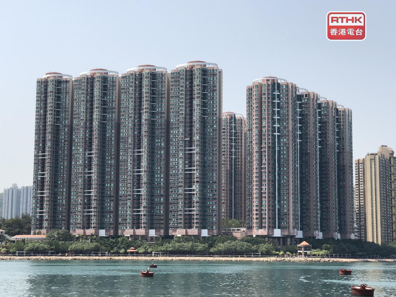 本港上月私人住宅售價創1年半新高。全年樓價累計升近3.3%，結束3年跌勢。（港台圖片）