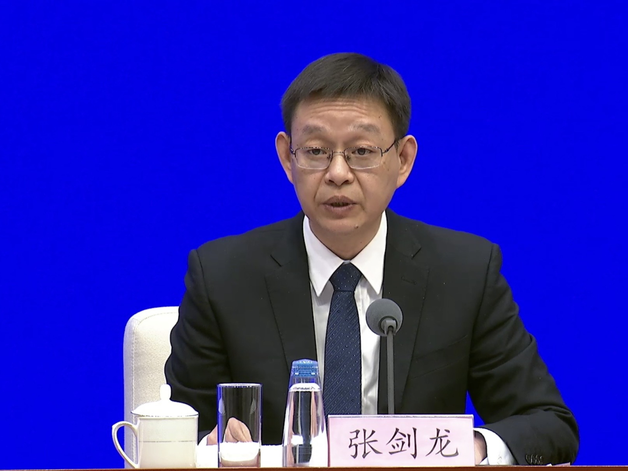 張劍龍說十四五以來央企在戰略性新興產業累計投資超過10萬億元人民幣。（中國網截圖）