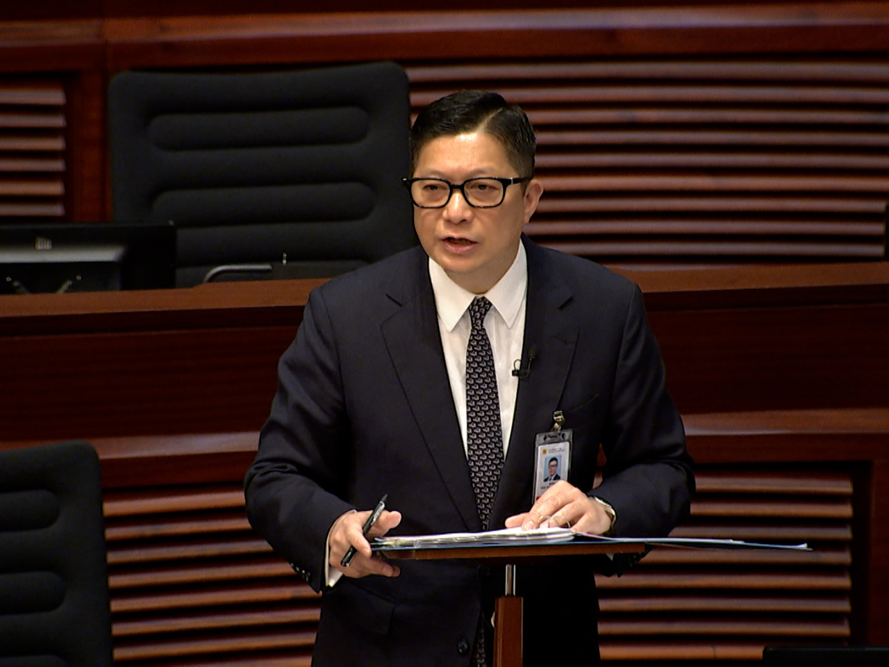 鄧炳強預計今年第二季完成首階段評估，若效果理想，會考慮讓「物聯網火警偵測系統」在所有相關樓宇應用。