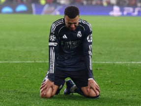 A 4-2 defeat at Benfica leaves Real Madrid just short of a top-eight finish and direct passage into the last 16. Photo: Reuters