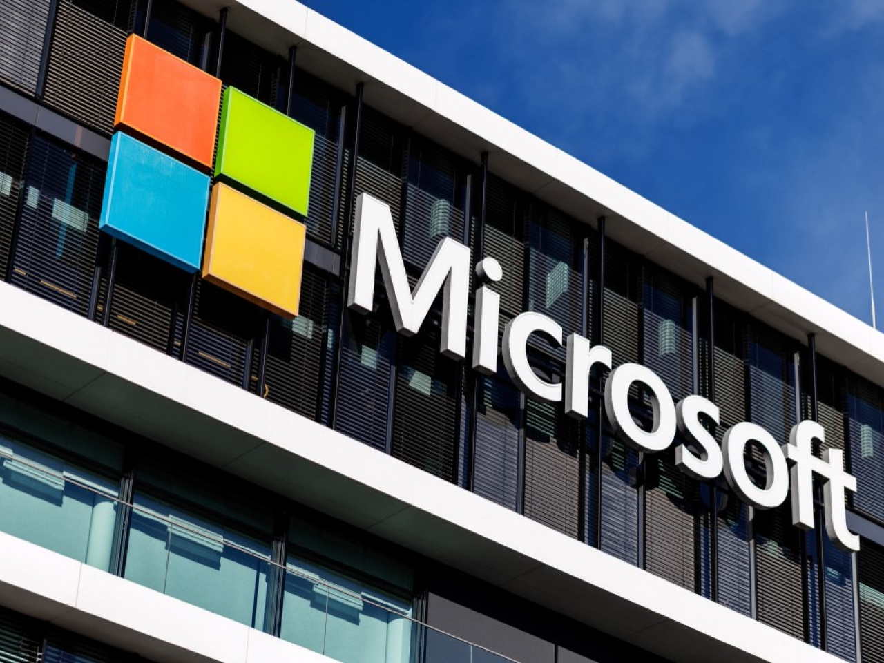 微軟上季經調整每股盈利4.14美元，好過市場預期的3.92美元。（法新社資料圖片）