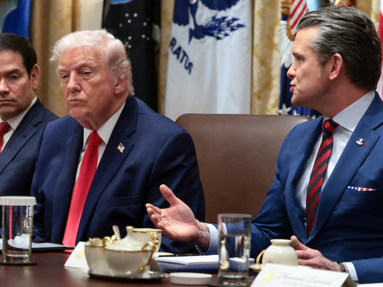 赫格塞思表示，美軍會做好準備，執行特朗普就伊朗問題作出的任何決定。（路透社）