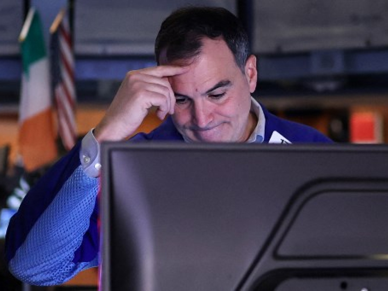 道瓊斯指數較早時報48910點，跌160點，跌幅0.33%。（法新社資料圖片）