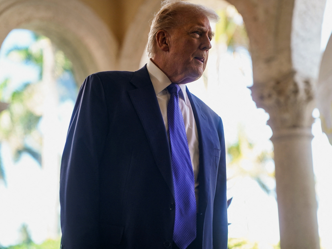 特朗普說，美國在中東地區部署了世界上最強大的艦艇，而且距離伊朗非常近。（路透社）