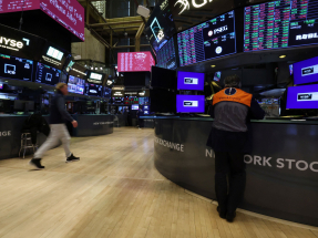 美股本周有多項焦點，包括伊朗局勢發展、金價及銀價會否持續急挫，美國就業及製造業數據等。（路透社資料圖片）