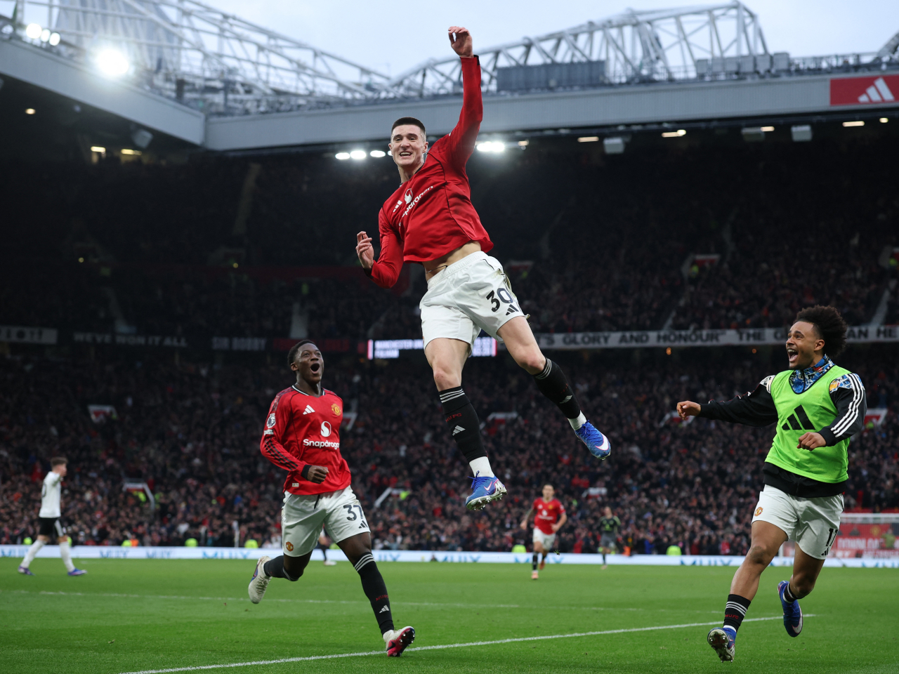 錫斯高在補時絕殺，幫助曼聯3:2險勝。（路透社）