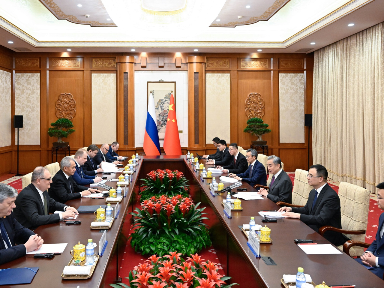 The meeting took place on the 25th anniversary of the signing of the Russia-China Treaty of Good-Neighbourliness and Friendly Cooperation. Photo: Xinhua