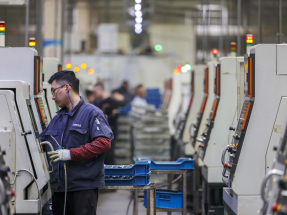 標普全球編製的中國1月製造業PMI反映新出口訂單恢復增長，企業增聘人手應付訂單。（新華社資料圖片）