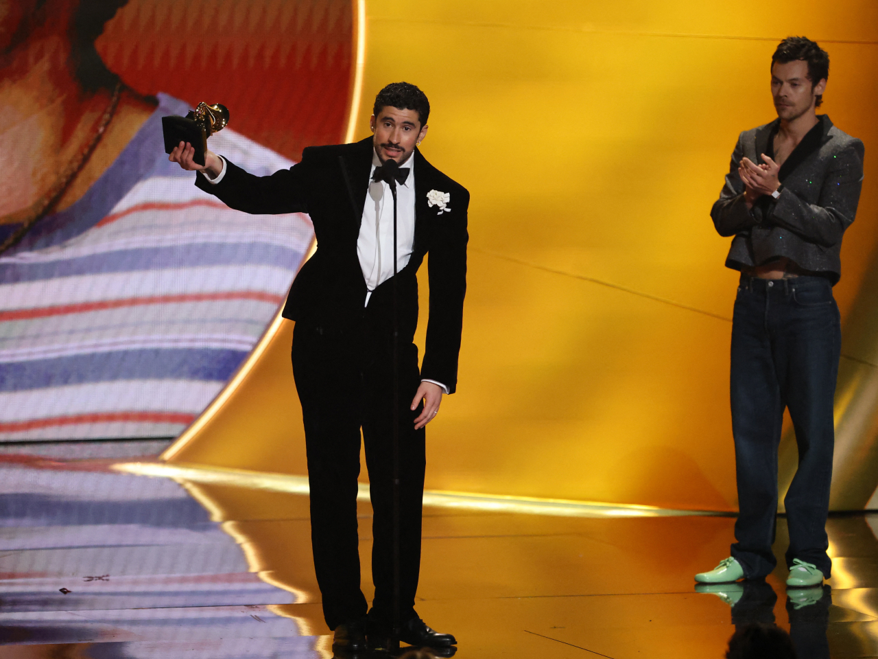 Bad Bunny gives his thanks after receiving the award for album of the year for 'Debi Tirar Mas Fotos'. Photo: Reuters