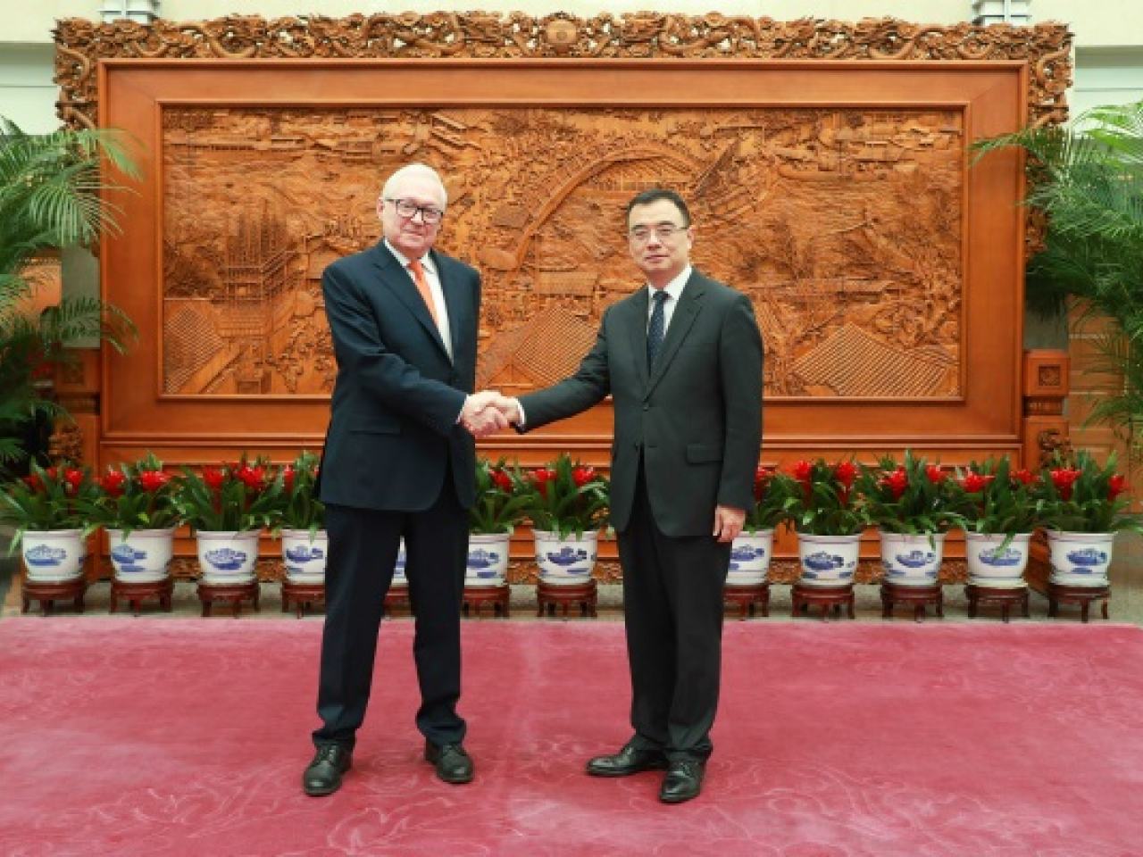 劉彬與里亞布科夫在北京共同主持新一輪中俄戰略穩定磋商。（外交部網頁圖片）