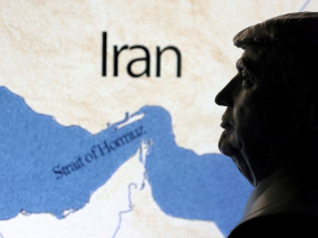 美國與伊朗緊張局勢升級觸發憂慮，英美期油反彈近2%收市。（路透社）