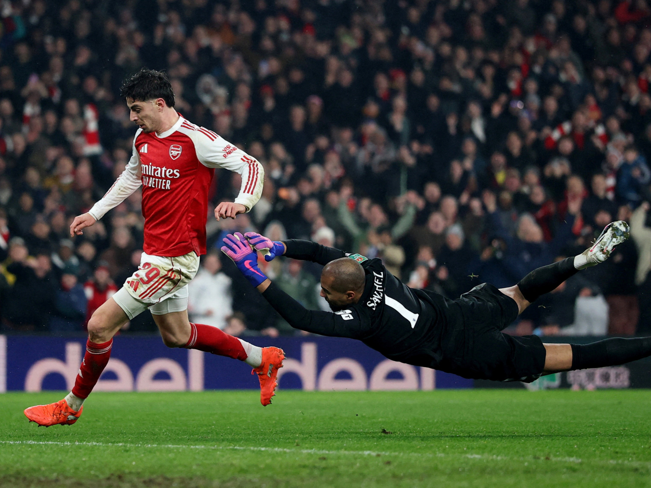 夏維斯攻入全場唯一入球。（路透社）