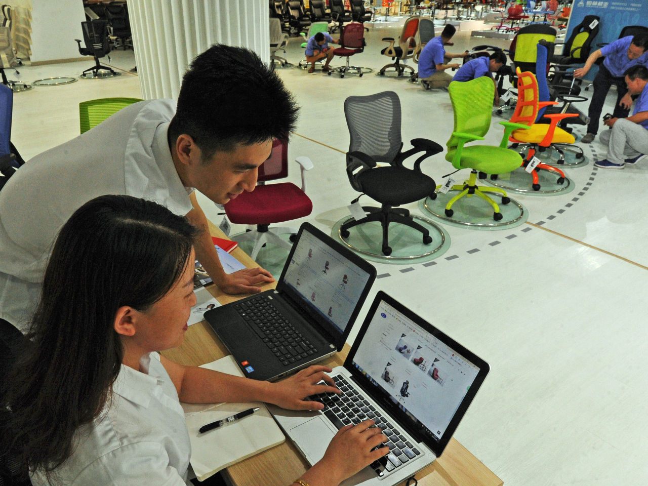 市監總局透露將組織查辦並曝光一批網路交易典型案件，進一步規範網路交易。（新華社資料圖片）