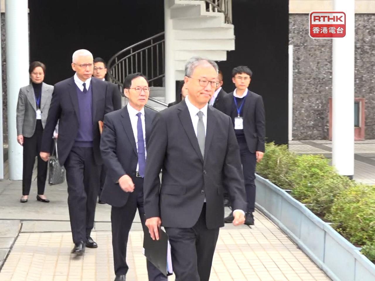 陸啟康表示，根據現時要調查的文件及方向，要在9個月內完成報告，確實是挑戰。（葉耀坤攝）