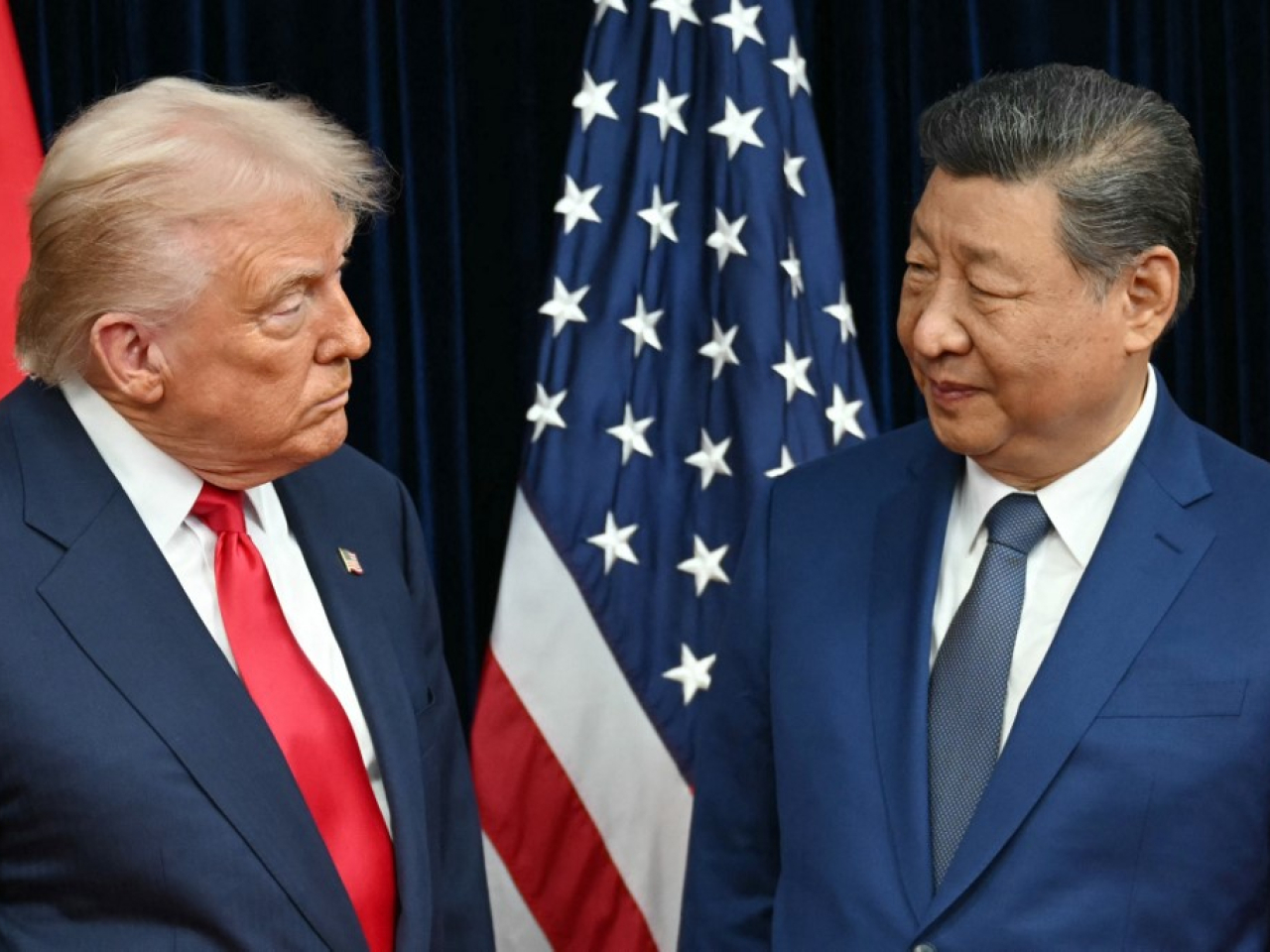 國家主席習近平昨晚與美國總統特朗普通電話。（法新社資料圖片）