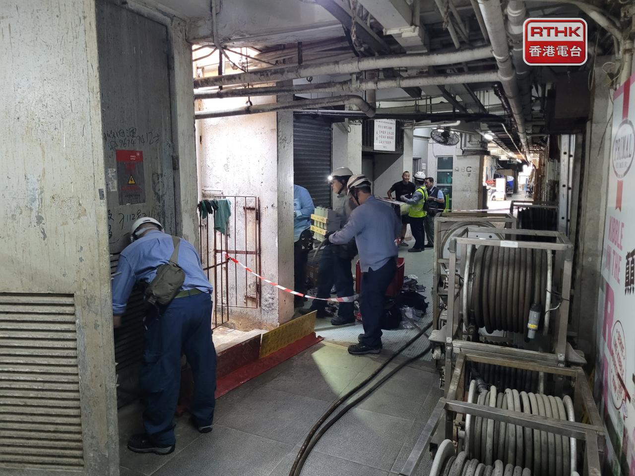 去年7月土瓜灣益豐大廈發生大規模停電事故。（港台圖片）