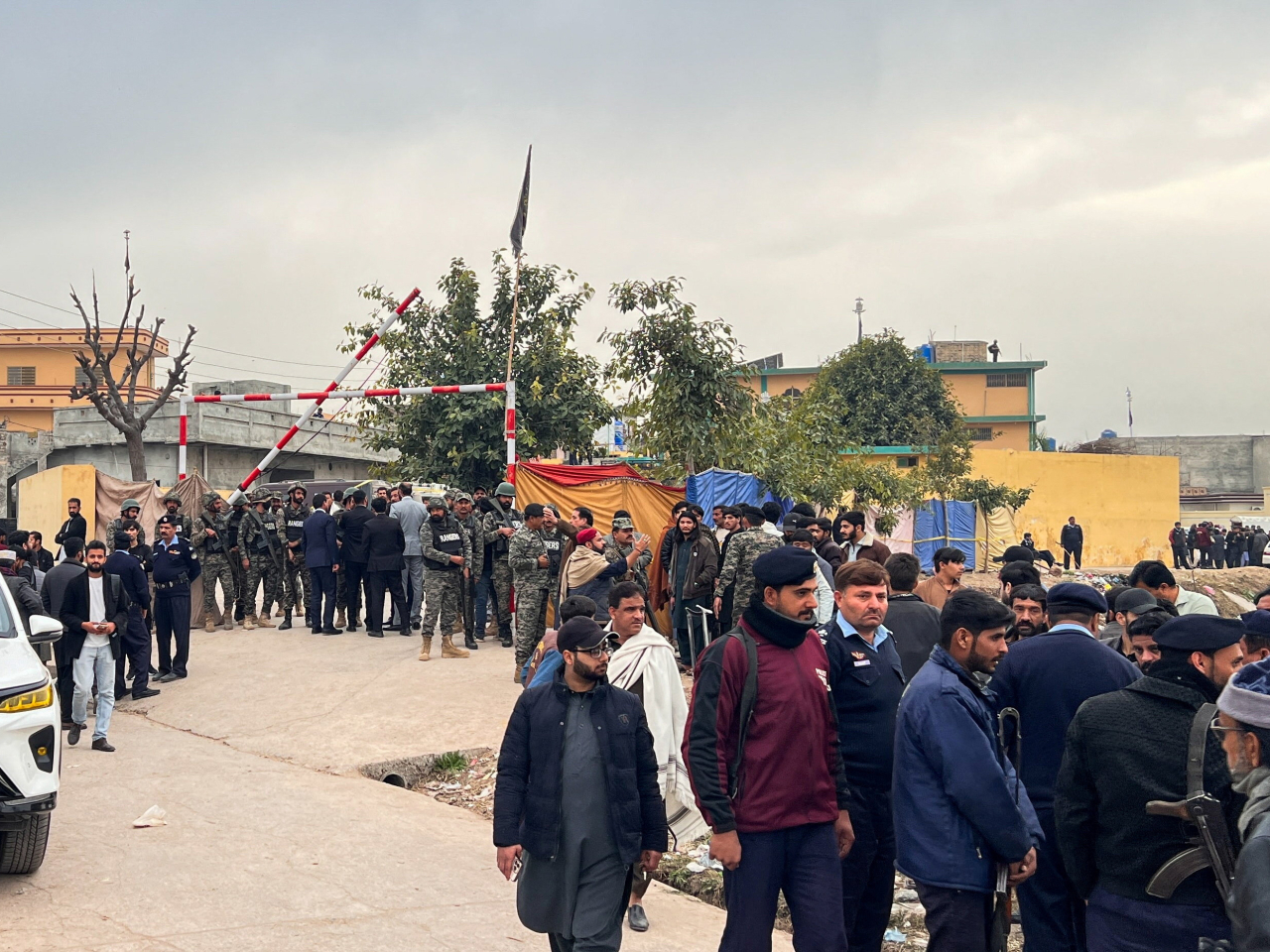 巴基斯坦首都伊斯蘭堡一座清真寺前日發生爆炸，超過30人死亡。（路透社資料圖片）