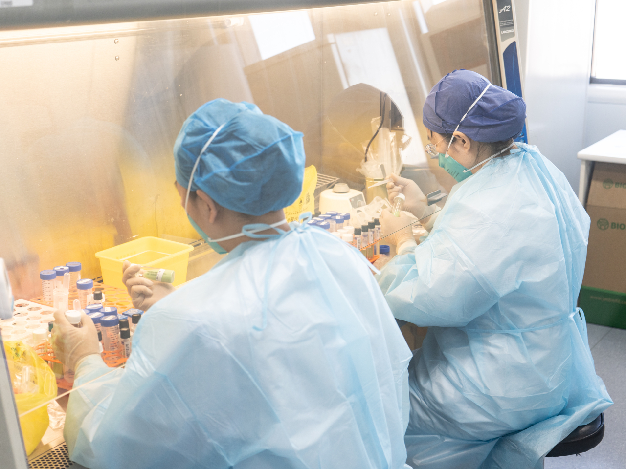 國家疾控局表示，春節假期前後及春季，全國疫情形勢總體平穩可控。（新華社資料圖片）