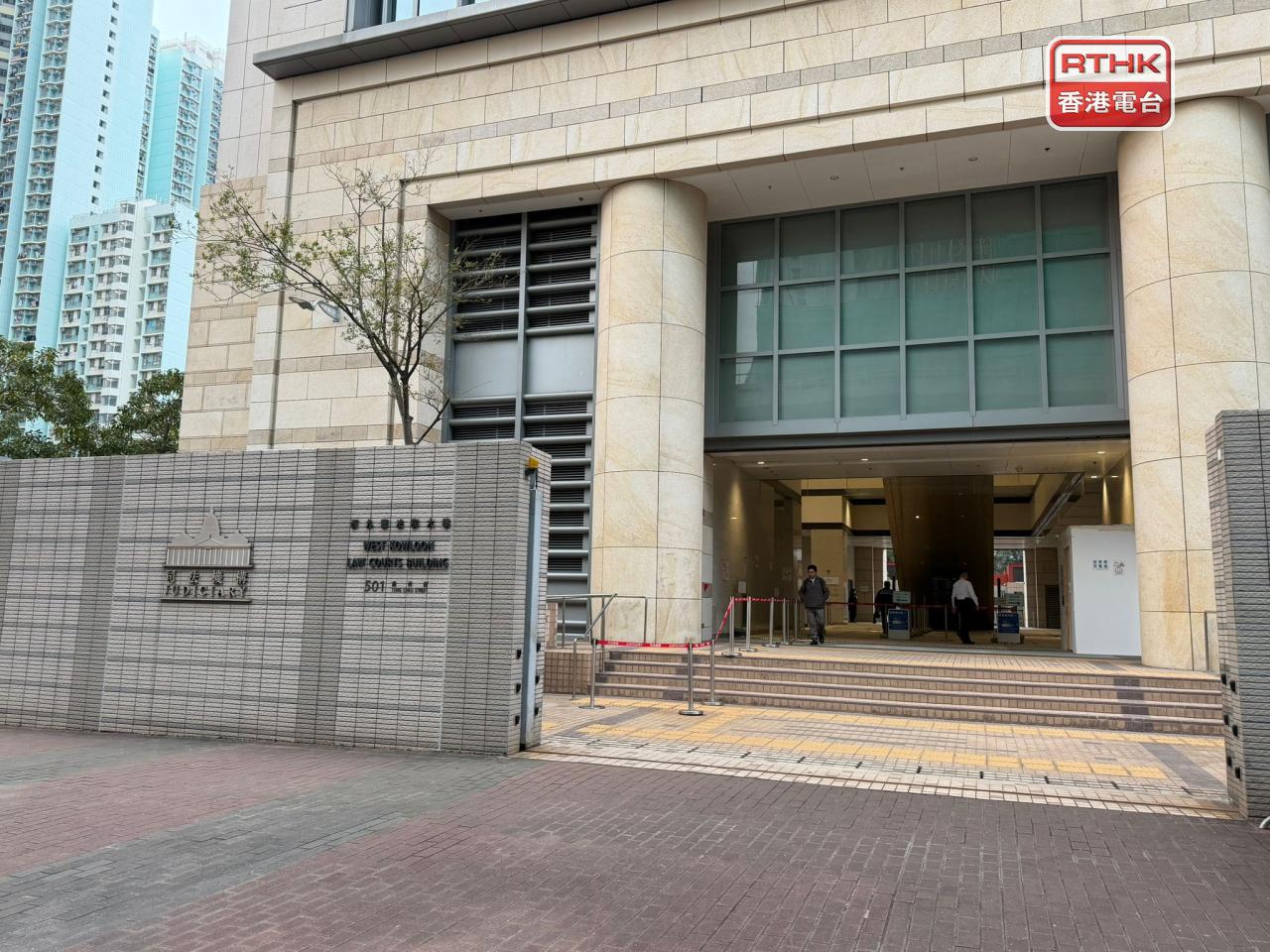 香港大律師公會說，法庭均已並將貫徹運用普通法原則詮釋《國安法》；香港律師會表示，黎智英案的審訊是根據香港既定刑事訴訟程序及證據規則進行。（港台圖片）