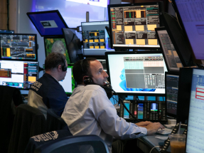 道瓊斯指數較早時報49990點，跌125點，跌幅0.25%。（新華社資料圖片）