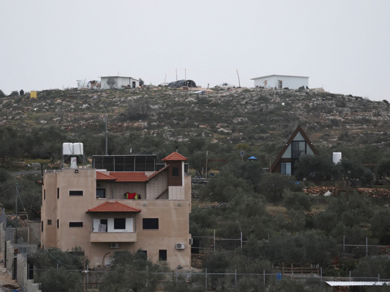 以色列在約旦河西岸擴建猶太人定居點，受到八國外長強烈譴責。（路透社）
