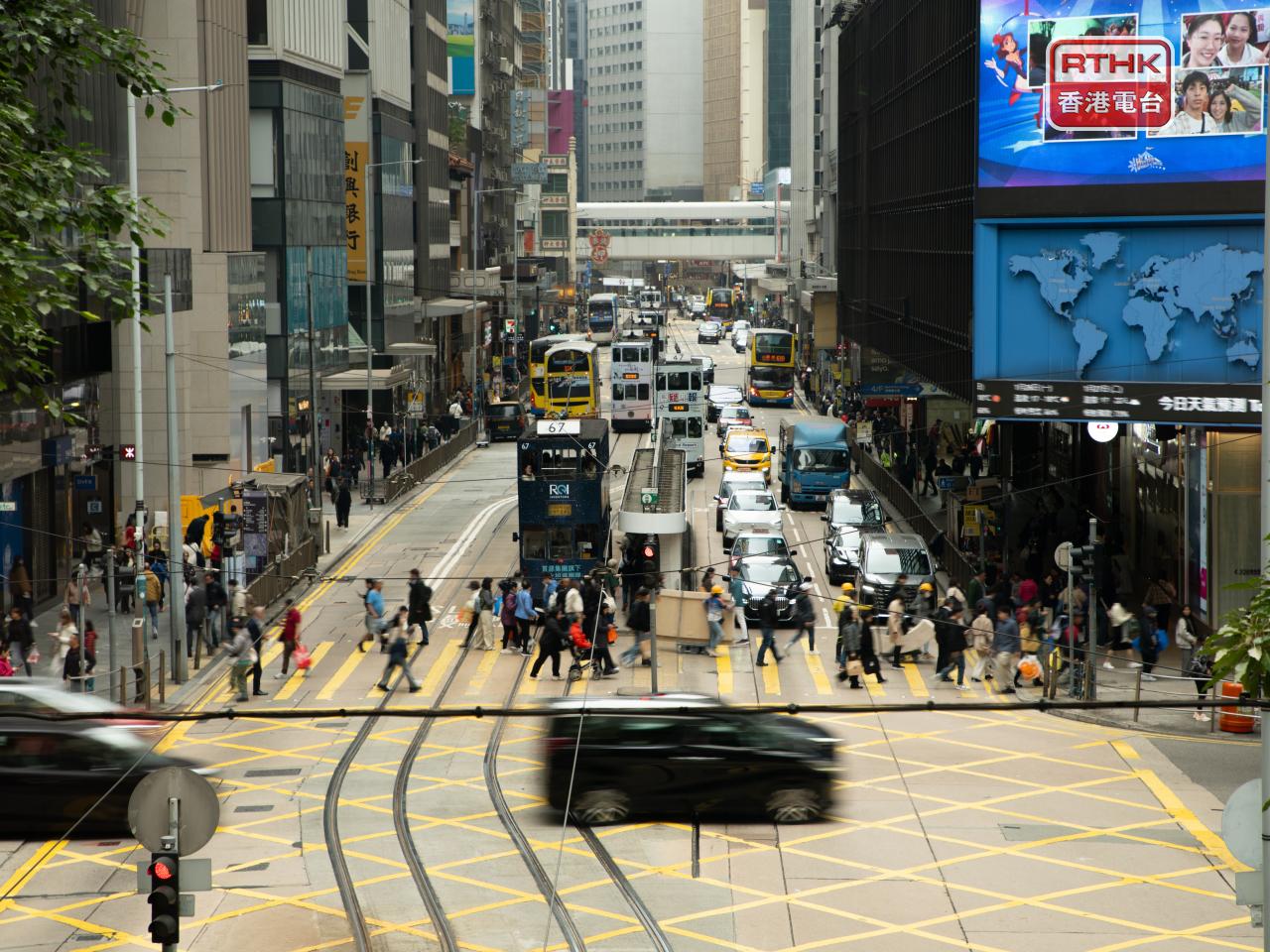 The Minimum Wage Commission has recommended an increase of 2.3 percent, or HK$1, to the Statutory Minimum Wage starting from May 1. File photo: RTHK