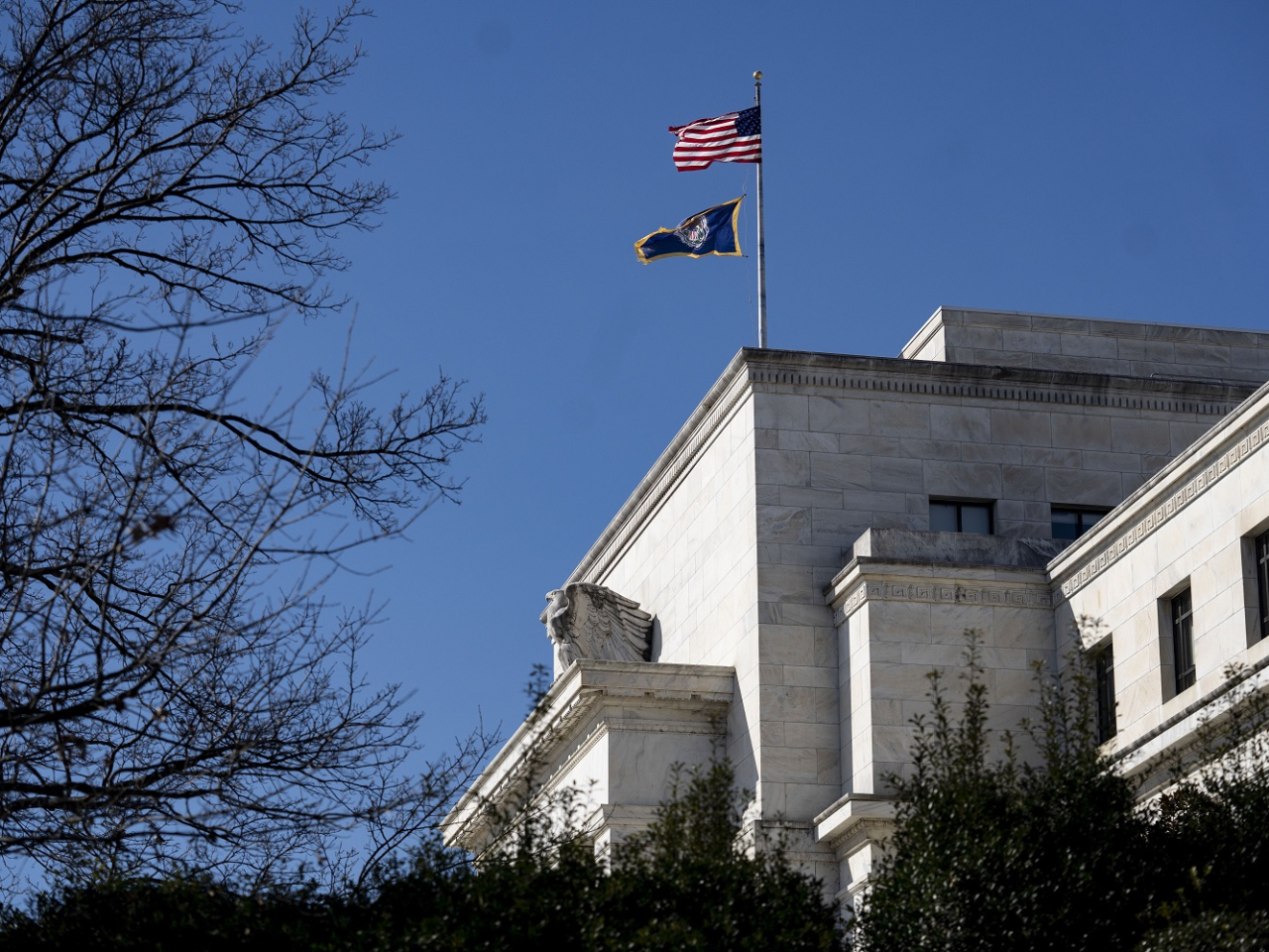 有聯儲局官員表示，對美國經濟謹慎樂觀，利率走勢將視乎經濟數據表現。（新華社資料圖片）