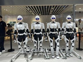 李強表示，「人工智能+」的前景廣闊，將不斷帶動消費和產業升級，在各個領域打開新的增量空間。（港台圖片）