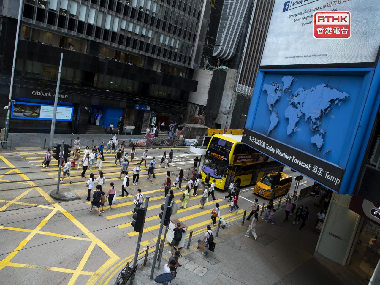 Officials say whether a diagonal crossing will be implemented at an intersection will depend on the impact on road capacity and surrounding traffic. File photo: RTHK