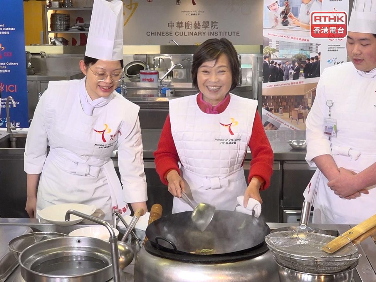 Christine Choi makes poon choi at a media gathering ahead of the Lunar New Year. Photo: RTHK