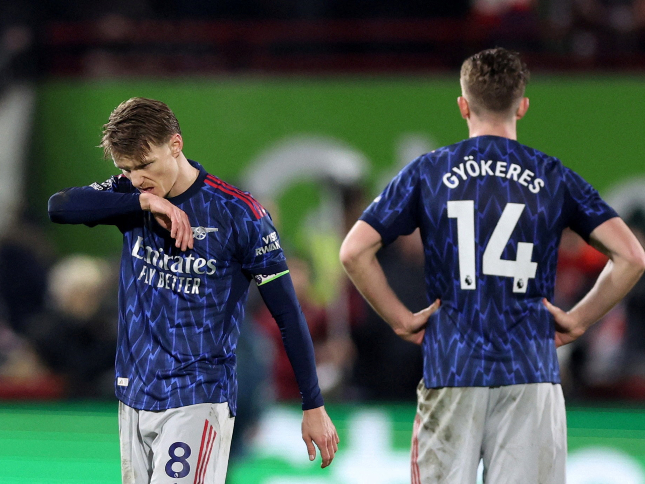 The 1-1 draw narrows the gap from second-placed Manchester City to just four points. Photo: Reuters