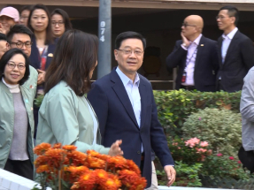 李家超：每名司局長過年前落區了解居民生活　解釋政策送上祝福