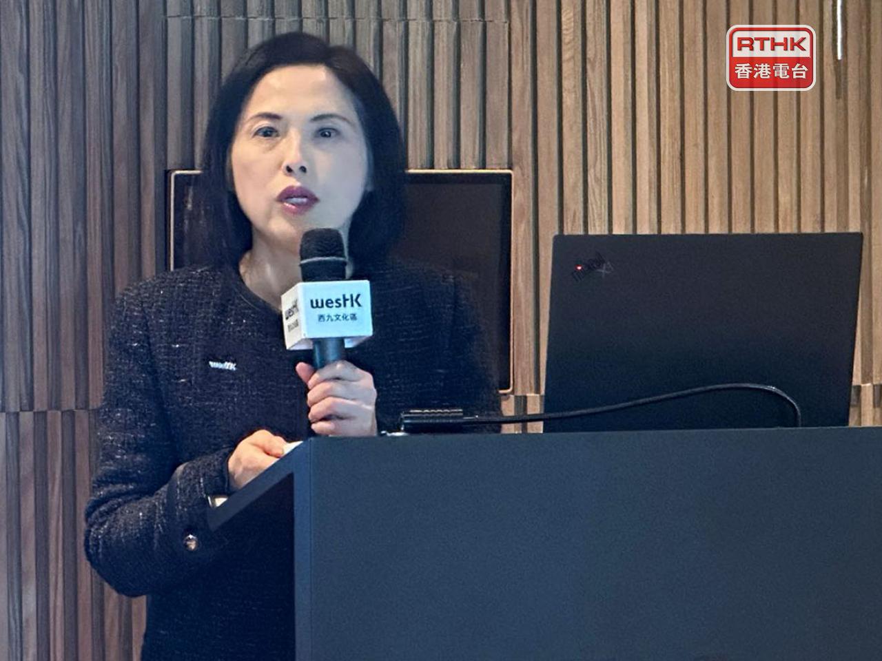 馮程淑儀表示，去年西九文化區營運表現理想。（羅詠暉攝）