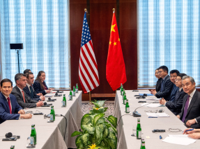 China and US agree to strengthen dialogue