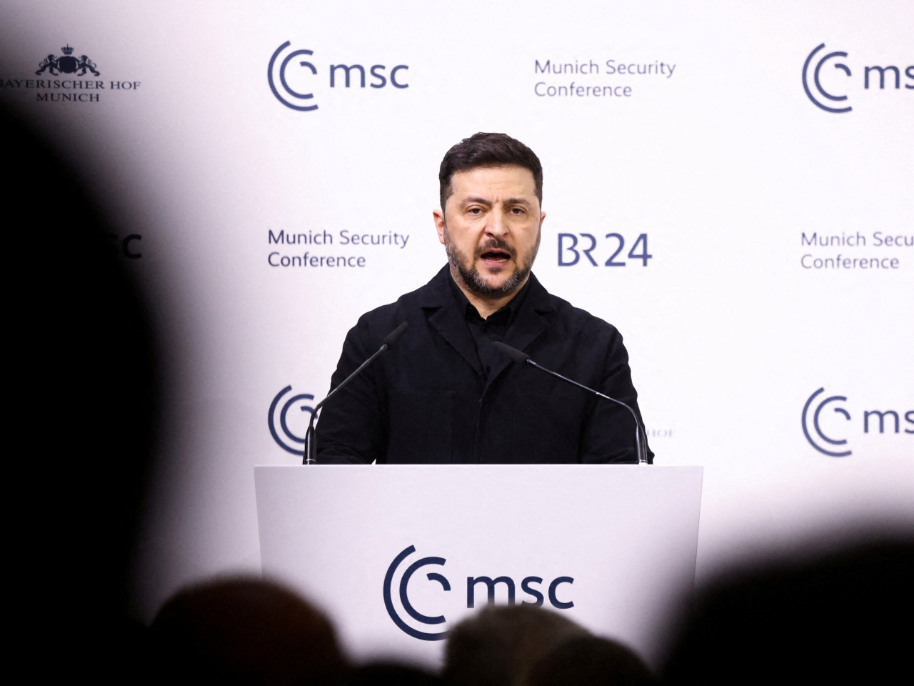 澤連斯基在慕尼黑安全會議發表演講。（路透社）