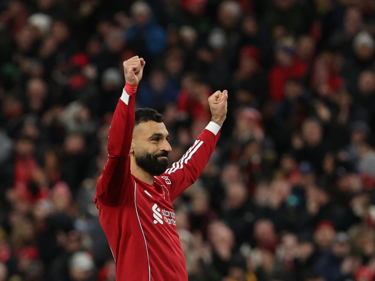 沙拿射入十二碼，為利物浦埋齋。（路透社）