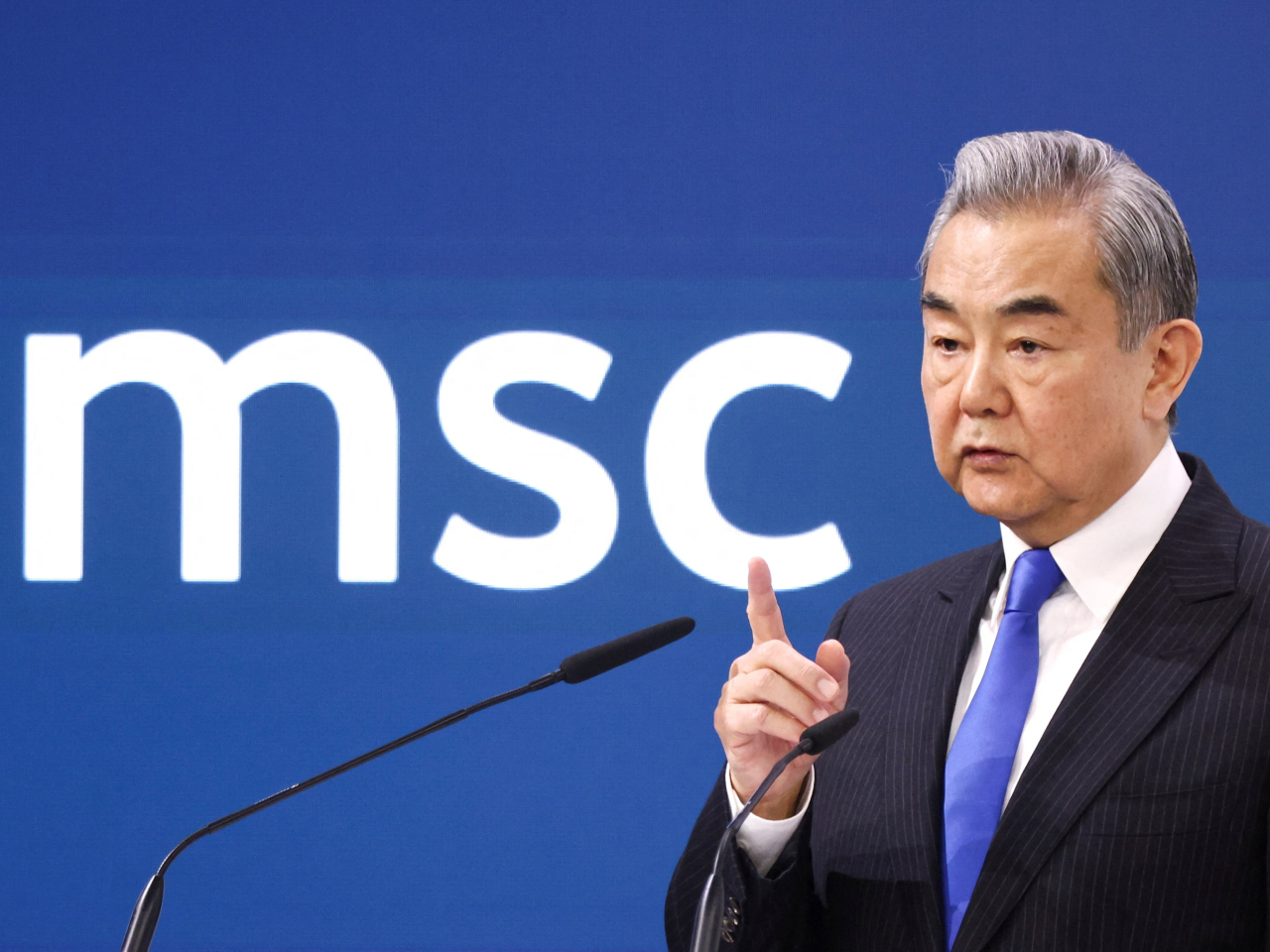 王毅表示，加拿大總理卡尼訪華成果豐碩，證明加拿大新政府奉行對華新政策，符合兩國共同利益，是完全正確的選擇。（路透社）