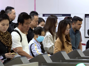 內地春節長假期展開　有旅客指留港5天並期待煙花匯演