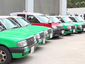 警方拘捕7人涉及的士濫收車資